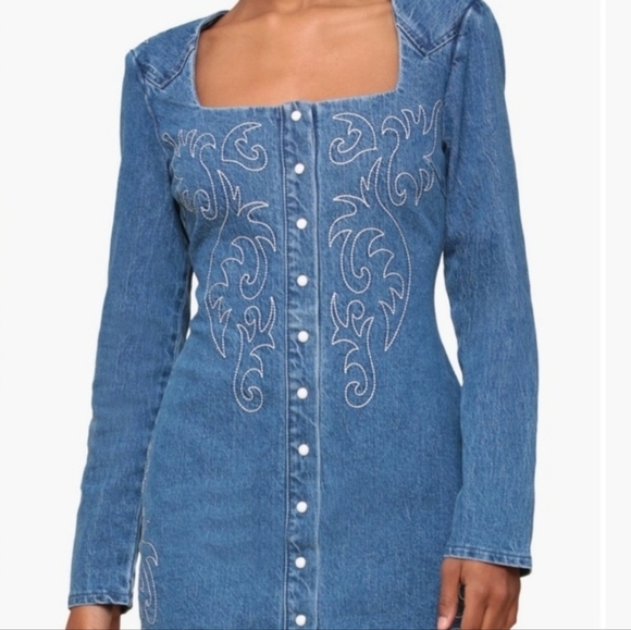 🔹️Avec Les Filles🔹️ Western Embroidered Denim Dress in Provence Wash - Picture 2 of 8